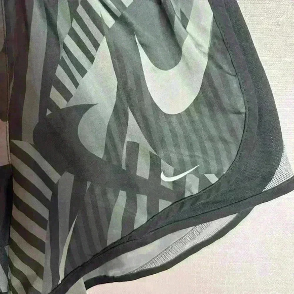 Nike women’s shorts, size XS - Picture 5 of 5